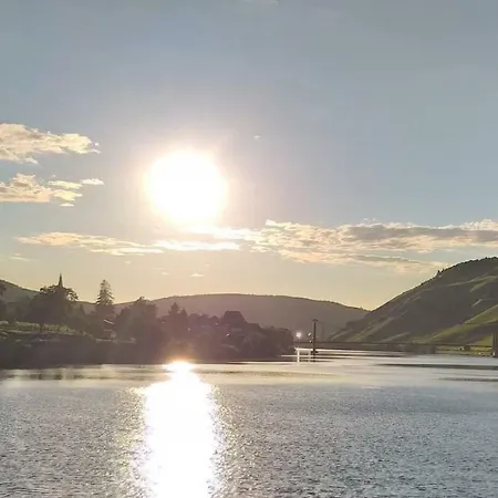Mosel-auszeit Apartamento *